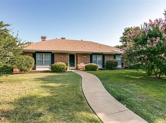 2nd image of 324 Canyon Valley Dr
