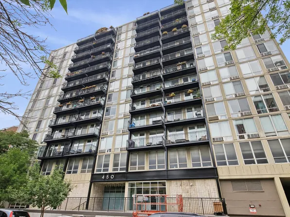 450 W Briar Pl APT 8N, Chicago, IL 60657