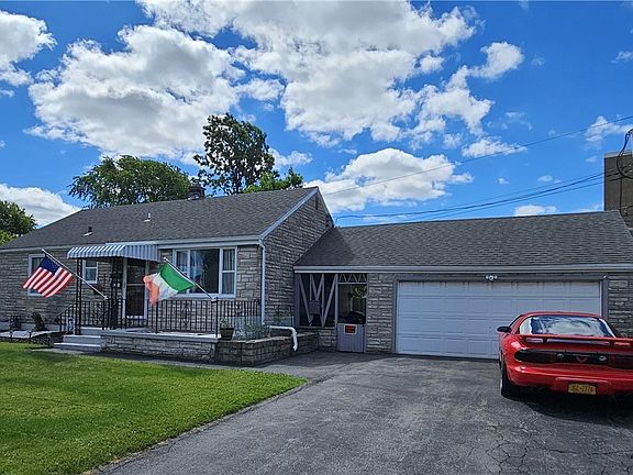 2nd image of 11 Loretto Dr
