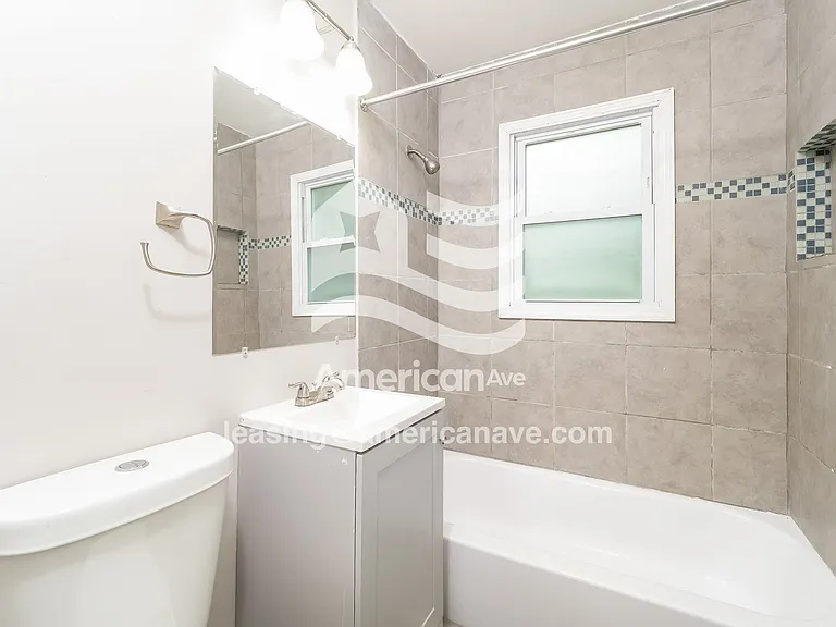 1549431_010_wm_-_main_bathroom_13218286.jpg