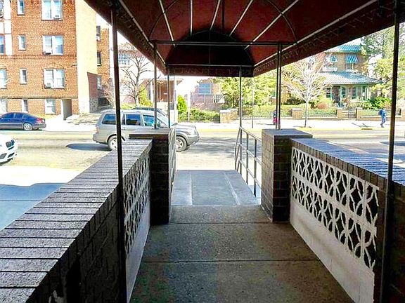 2nd image of 1901 Kennedy Blvd APT 212