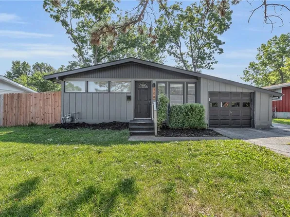 708 S Chestnut St, Olathe, KS 66061