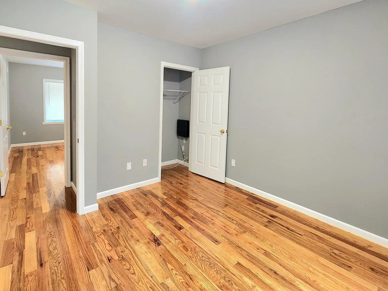2 bed, 800 sqft, $2,500 — Photo 2