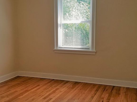 4th image of 3430 Chapel Dr