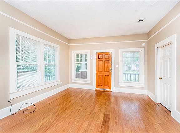 3rd image of 731 Carolina Ave