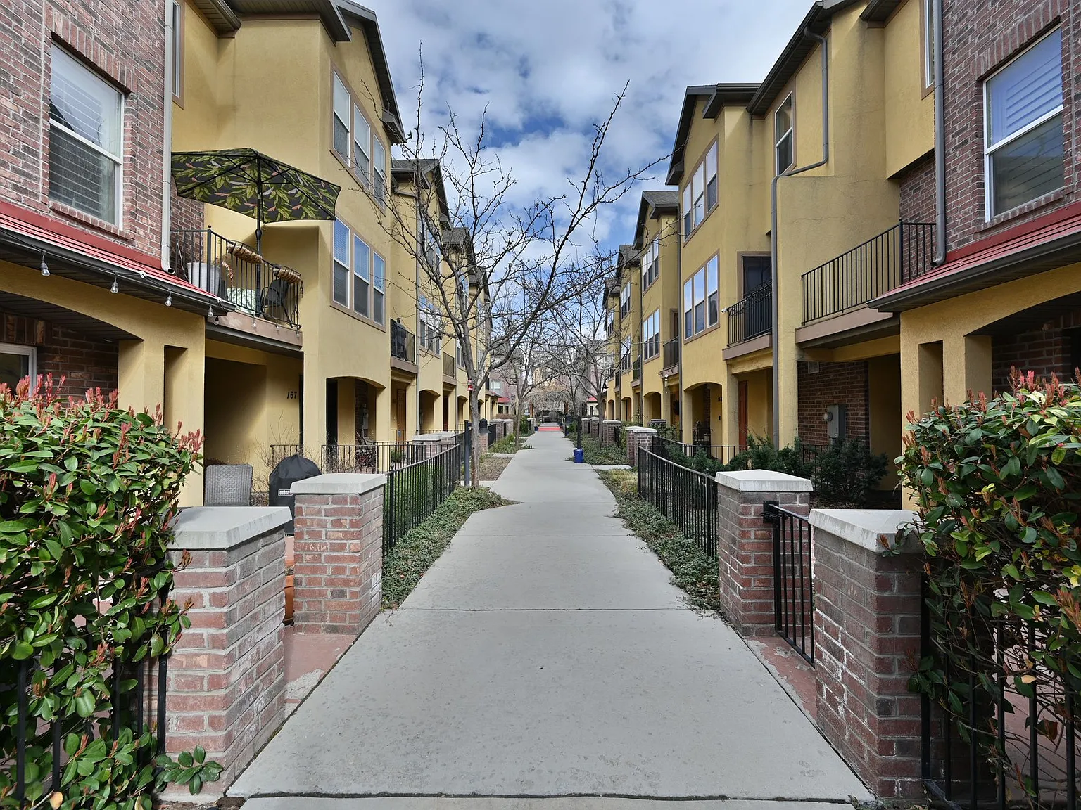 2 bed, 1600 sqft, $2,100 — Photo 1