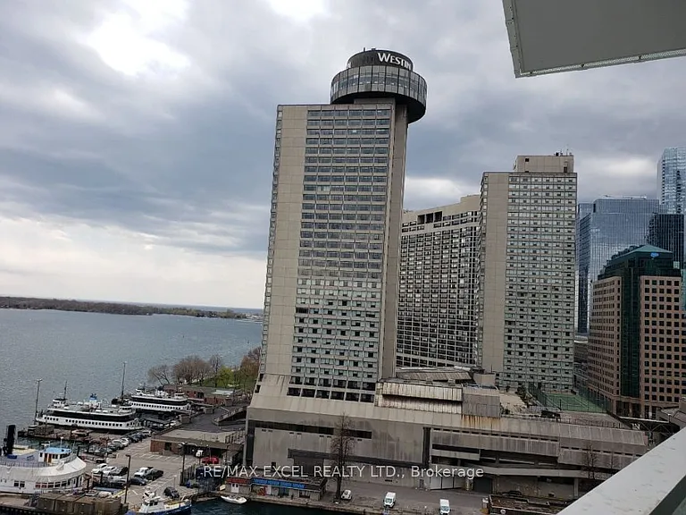 15 Queens Quay E #1303 — Photo 7
