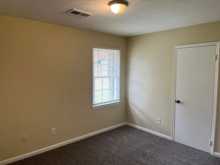 9 W Park Ct — Photo 17