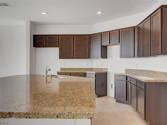 2nd image of 115 Scarlett View Ave Unit 88