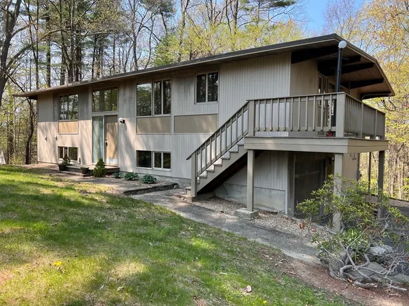 30 Canterbury Hill Rd, Topsfield, MA 01983