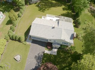 39 Ledgewood Rd, Framingham, MA 01701