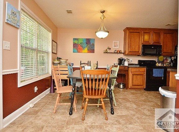 3rd image of 312 Pinewood Circle