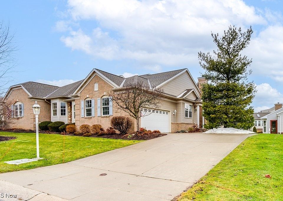 1st image of 9861 Country Club Cir