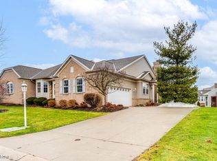 9861 Country Club Cir, Twinsburg, OH 44087