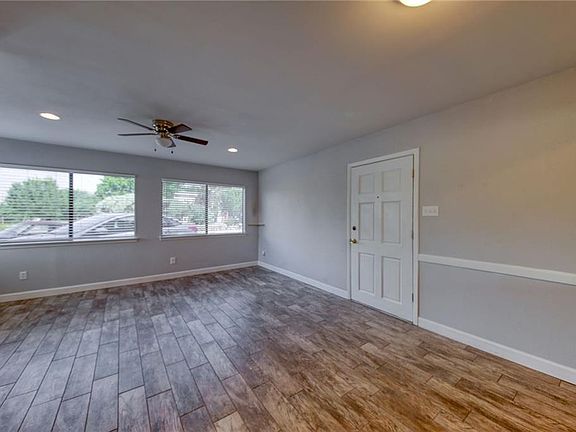 5th image of 5801 Thunderbird St APT 20