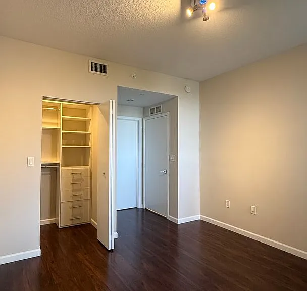 600 NE 27th St #802 — Photo 20