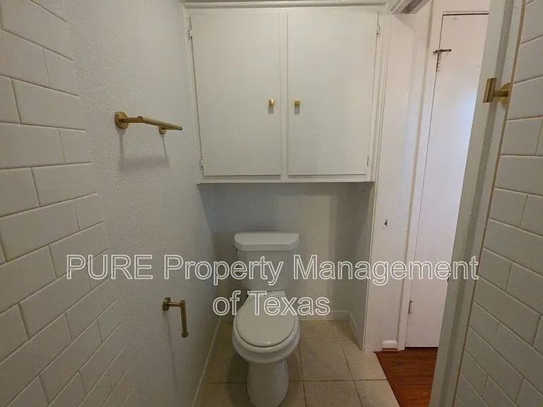 3000 Lakeside Dr — Photo 27