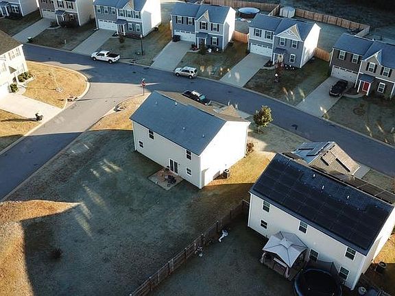 4th image of 133 Castlebrook Dr