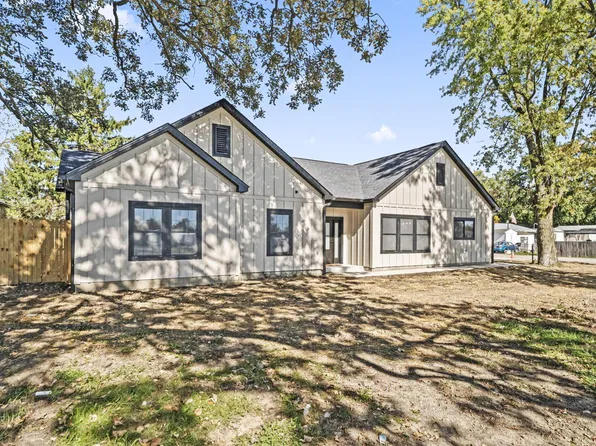 4694 Sullivant Ave, Columbus, OH 43228