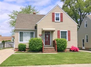1212 Parkleigh Dr, Parma, OH 44134