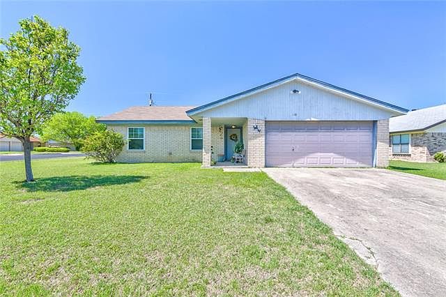 1st image of 1701 Moonlight Dr