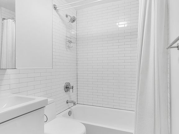5th image of 724 Sackett St #1