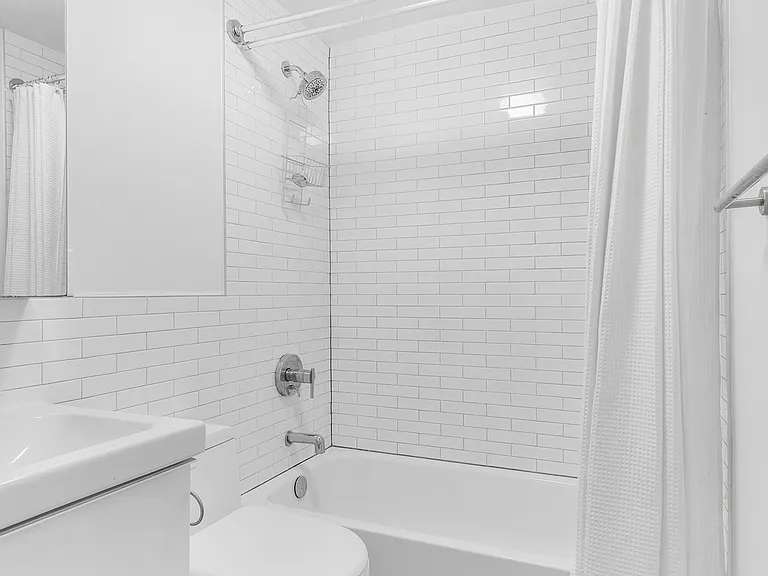 724 Sackett St #1 — Photo 5