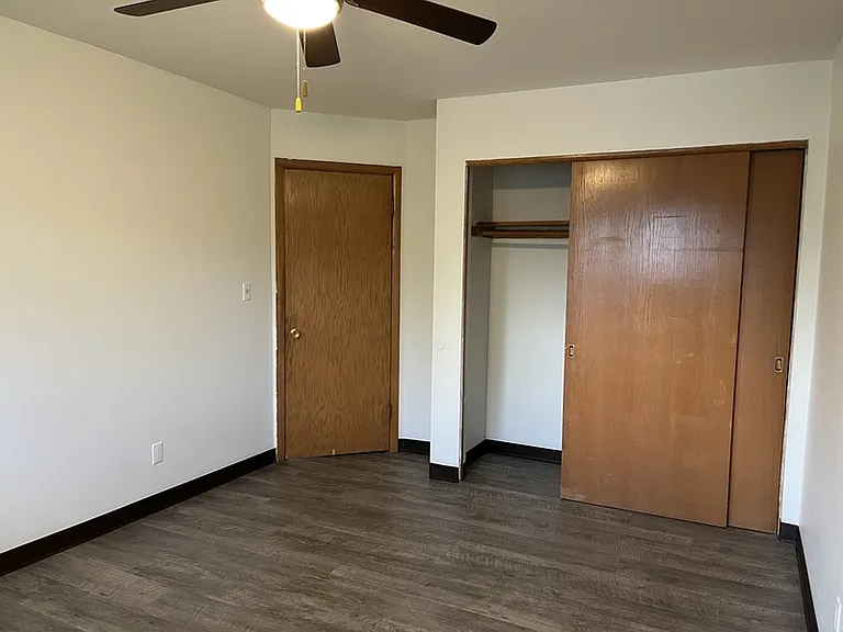 210 N Summit St #13 — Photo 8
