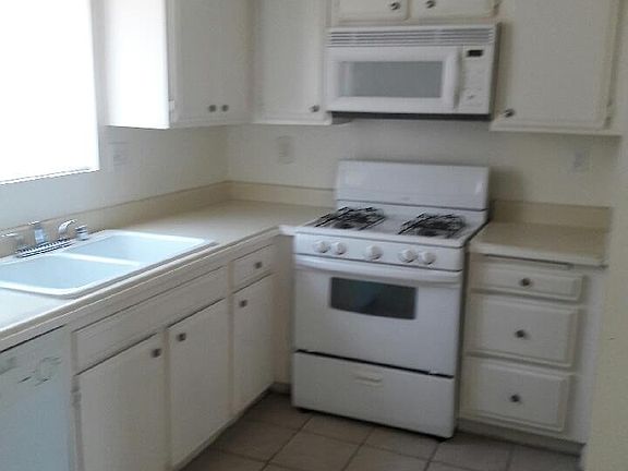 4th image of 17440 Ryan Ave
