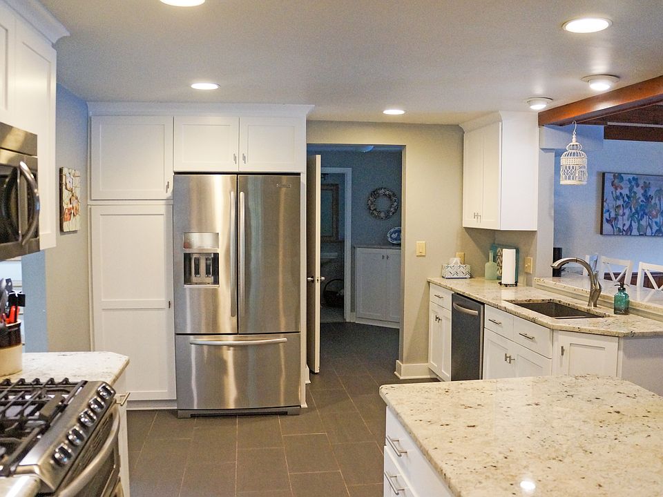 1st image of 1088 Ernst Dr
