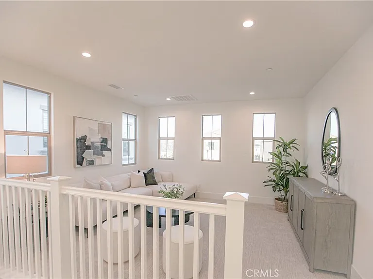 137 Oakstone — Photo 19