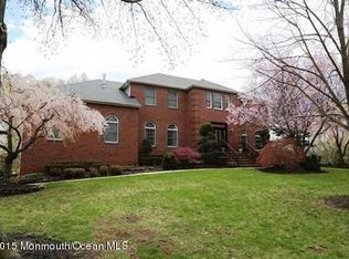 33 Garryford Dr, Middletown, NJ 07748