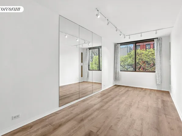 393 W 49th St, New York, NY