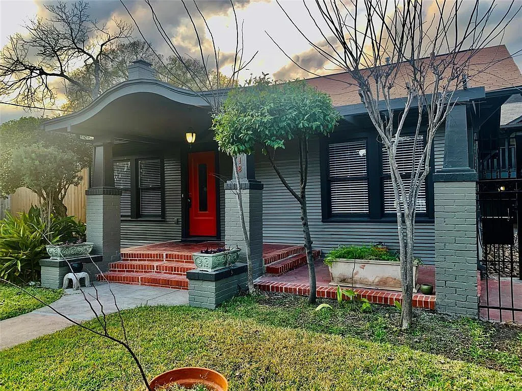 2 bed, 1.0 bath, 1152 sqft, $3,000 — Photo 1
