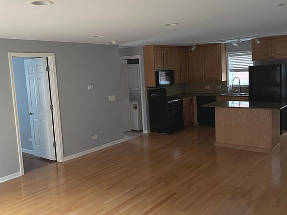 3rd image of 2843 N Harlem Ave APT 2E