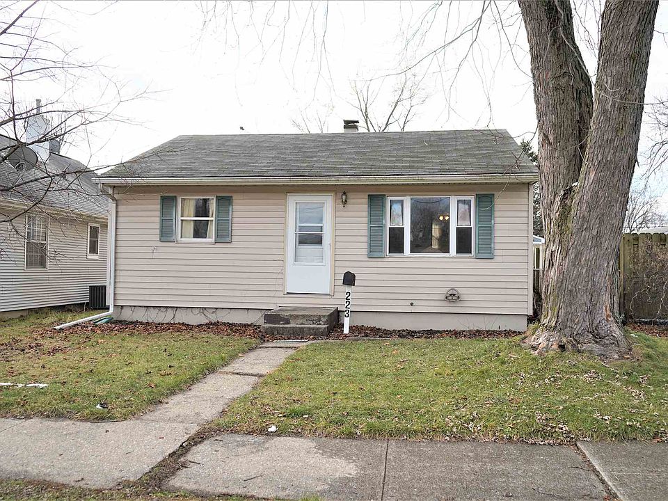 1st image of 223 Roosevelt Ave