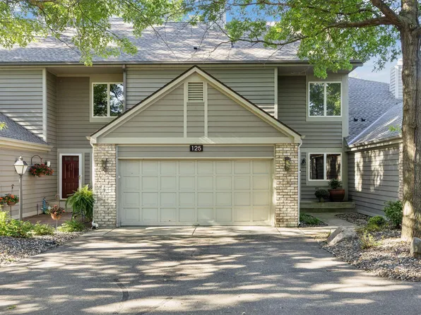 125 Wildwood Bay Dr, Saint Paul, MN 55115