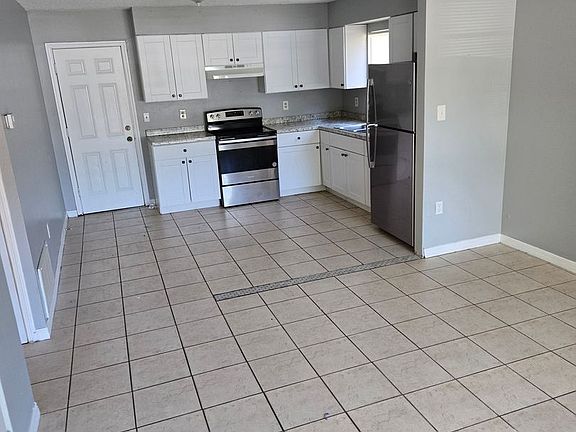2nd image of 1713 Birchwood Cir Unit 2