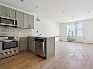 1463 51st Street 1007 image 1 of 7