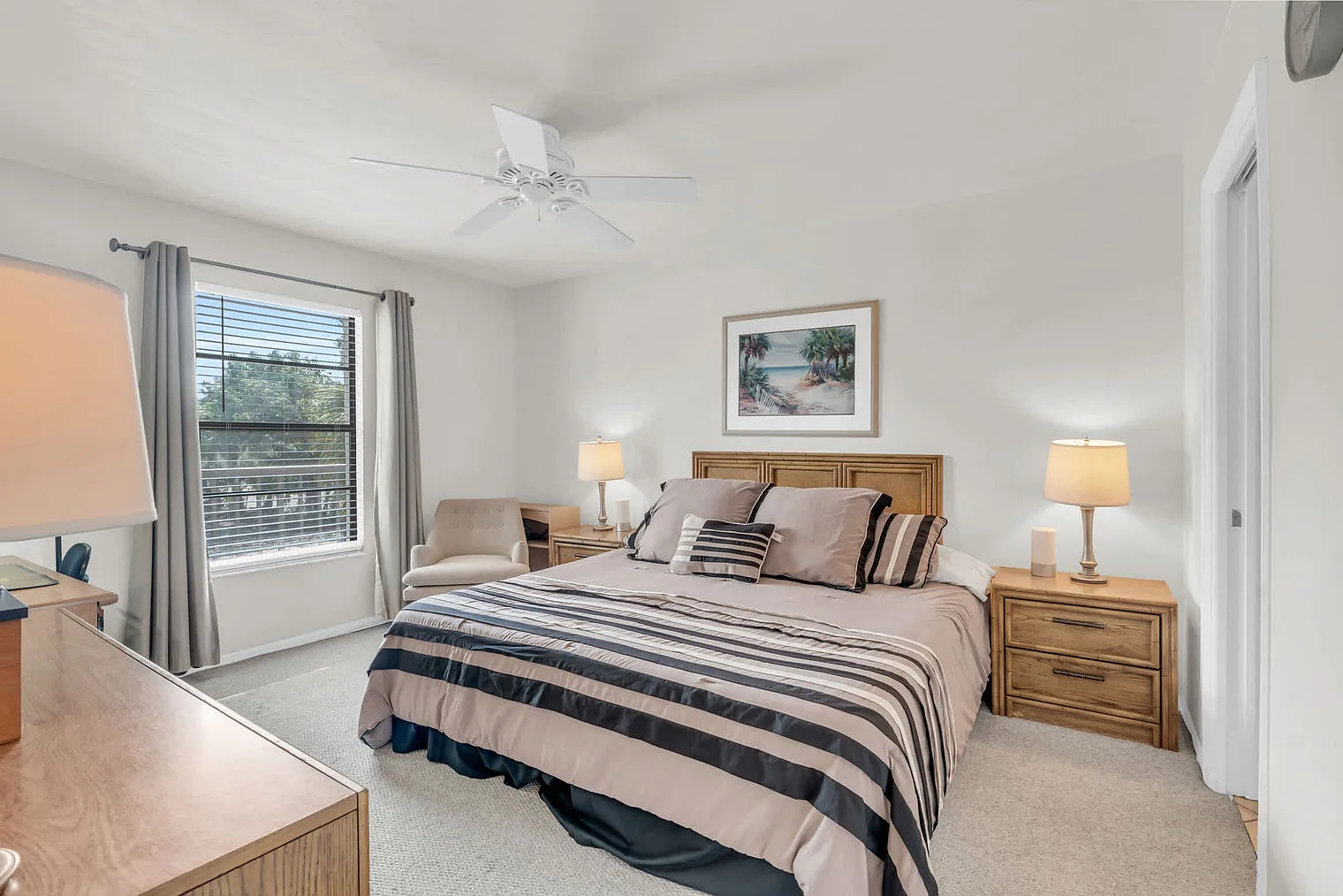 1 bed, 2.0 bath, 861 sqft, $4,692 — Photo 3