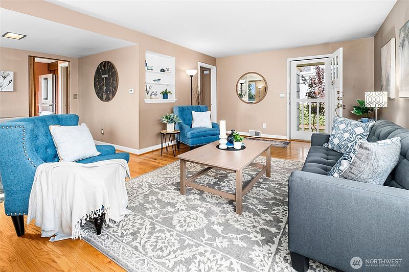 5th image of 1529 NE 94th Street