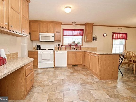 5th image of 166 Holly Dr