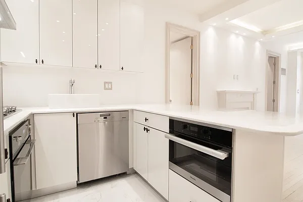 Rented by WAM Partners - William Moses Co. | media 26