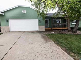 3805 S Bahnson Ave, Sioux Falls, SD 57103