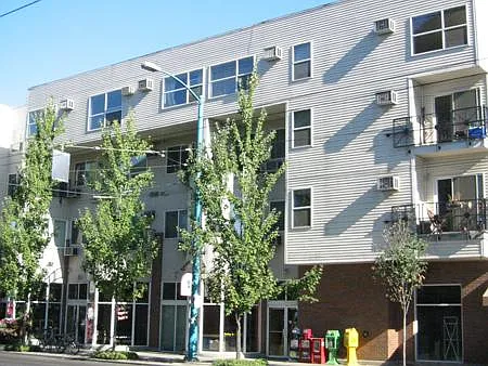 2 bed, 898 sqft, $2,150 — Photo 1