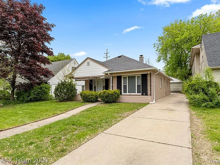 7322 Fenton St — Photo 3
