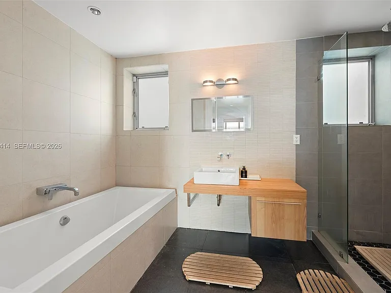 1601 West Ave #202 — Photo 17