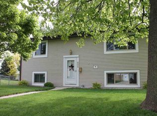 605 N 4th St, Plainview, NE 68769