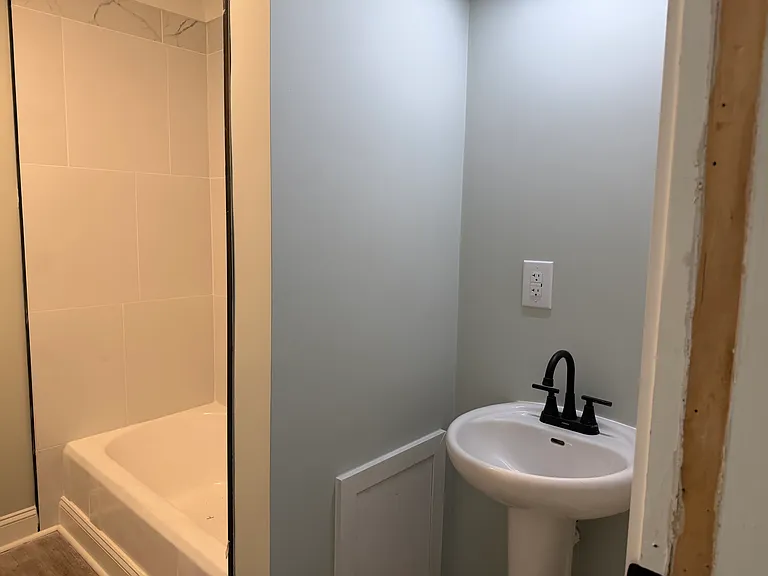 202 B Oak St #B — Photo 11