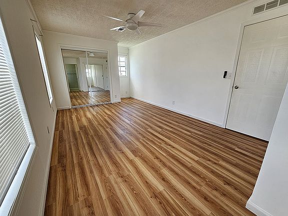 4th image of 5200 SW 24th Ave